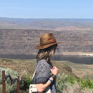 Meet your Posher, Annie